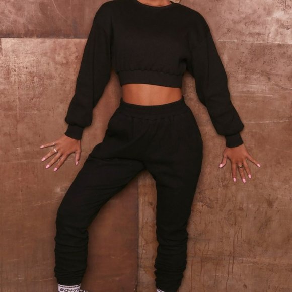Women's Crop Top and Jogger Pants Set - Picture 3 of 4